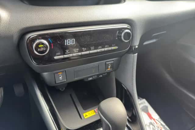 Toyota Yaris (2020) thumbnail 9