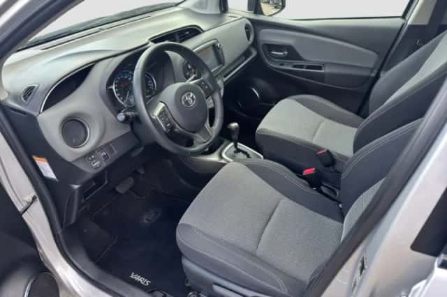 Toyota Yaris (2014) thumbnail 3