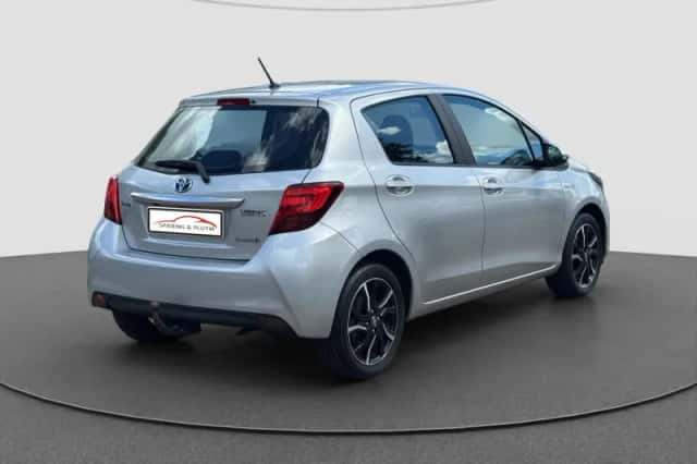 Toyota Yaris (2014) thumbnail 5