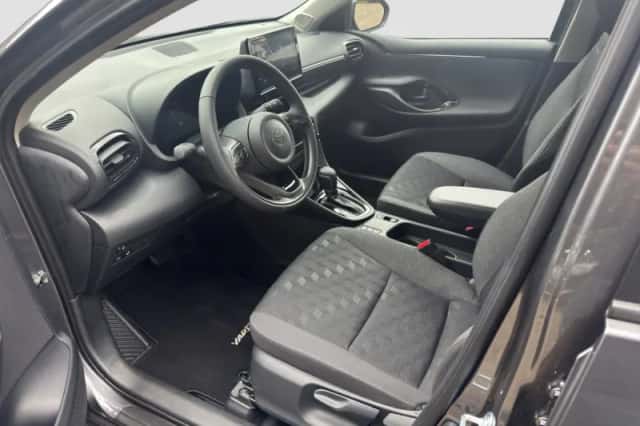 Toyota Yaris (2025) thumbnail 3