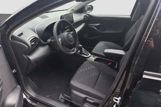 Toyota Yaris (2025) thumbnail 4
