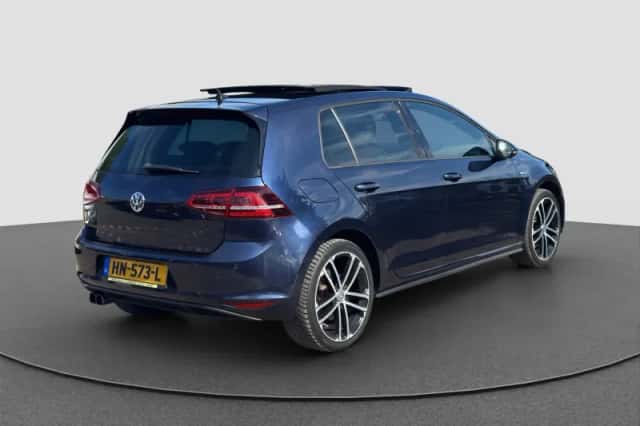 Volkswagen Golf (2014) thumbnail 4
