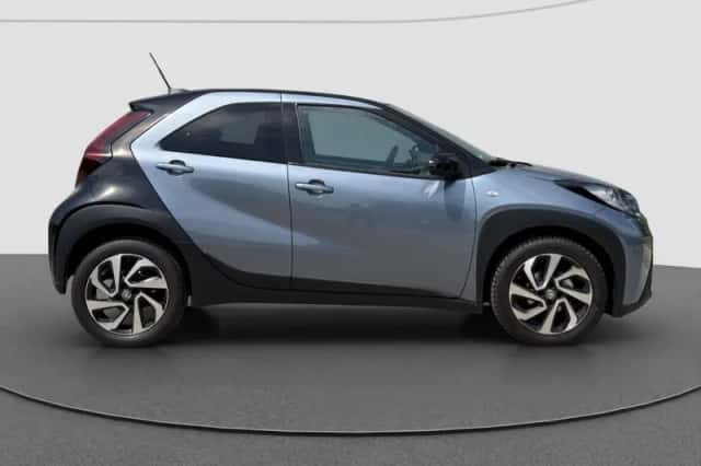 Toyota Aygo X (2023) thumbnail 2