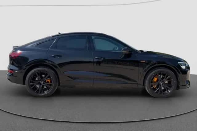 Audi e-tron (2020) thumbnail 2