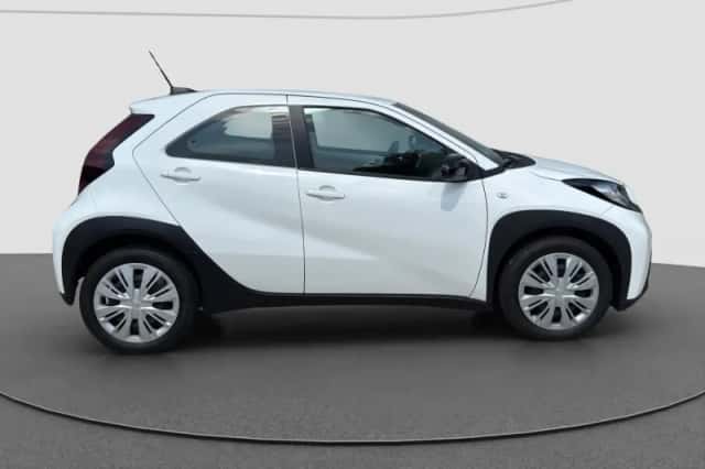 Toyota Aygo X (2022) thumbnail 2