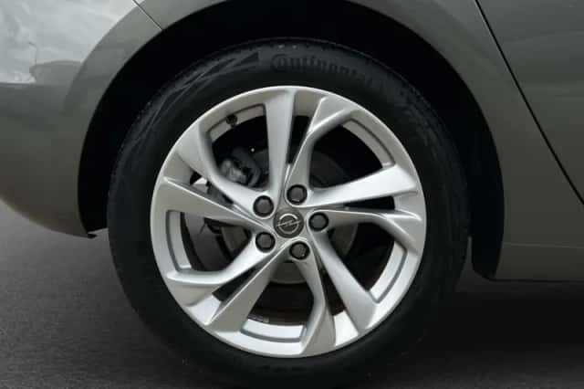 Opel Astra (2019) thumbnail 4
