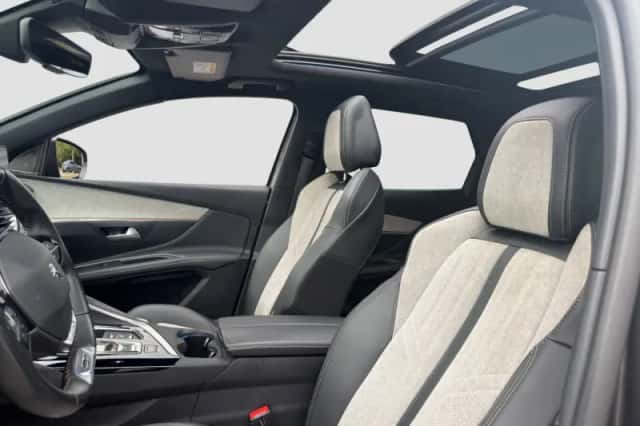 Peugeot 3008 (2021) thumbnail 4