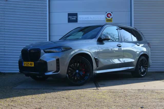 BMW X5 (2023) thumbnail 1