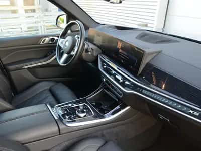 BMW X5 (2023) thumbnail 13