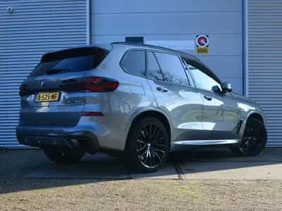 BMW X5 (2023) thumbnail 9
