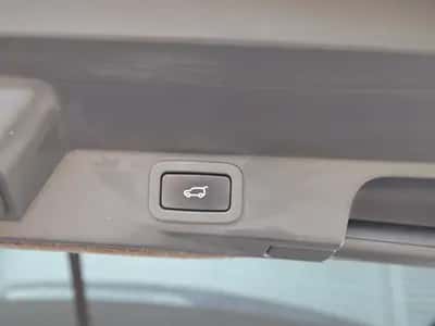Land Rover Range Rover Sport (2014) thumbnail 32