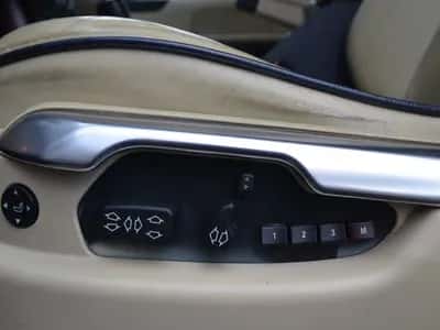 Land Rover Range Rover (2007) thumbnail 3