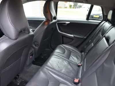 Volvo V60 (2013) thumbnail 11