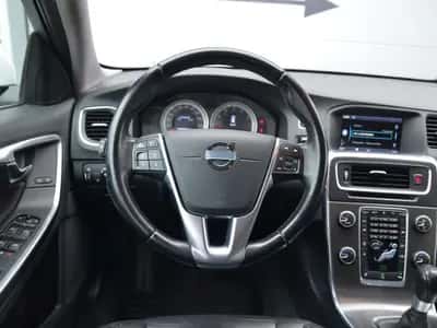 Volvo V60 (2013) thumbnail 13