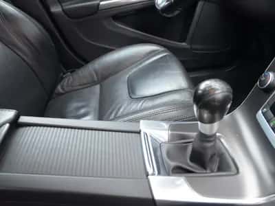 Volvo V60 (2013) thumbnail 3