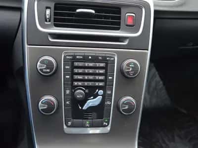 Volvo V60 (2013) thumbnail 22