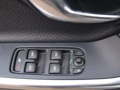 Volvo V60 (2013) thumbnail 25
