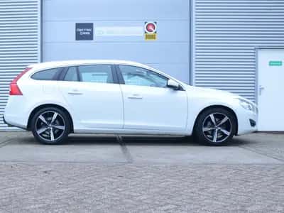 Volvo V60 (2013) thumbnail 6