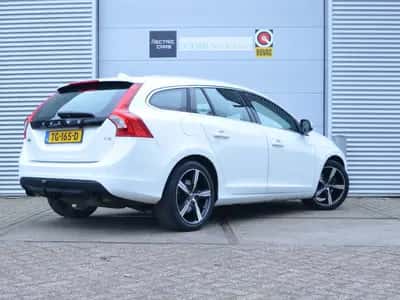 Volvo V60 (2013) thumbnail 7