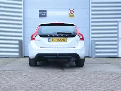 Volvo V60 (2013) thumbnail 8