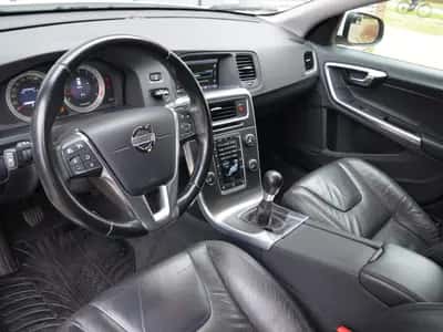 Volvo V60 (2013) thumbnail 9