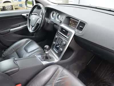 Volvo V60 (2013) thumbnail 10