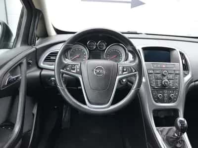 Opel Astra GTC (2015) thumbnail 13