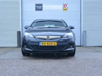 Opel Astra GTC (2015) thumbnail 5