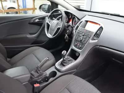 Opel Astra GTC (2015) thumbnail 10