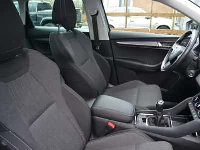 Škoda Karoq (2019) thumbnail 3