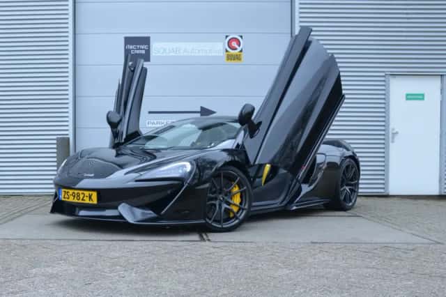McLaren 570S Spider (2018) thumbnail 1