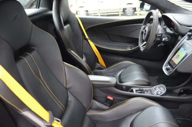 McLaren 570S Spider (2018) thumbnail 3
