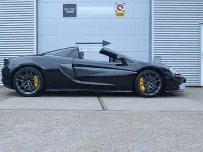 McLaren 570S Spider (2018) thumbnail 8