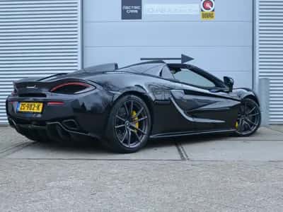 McLaren 570S Spider (2018) thumbnail 9