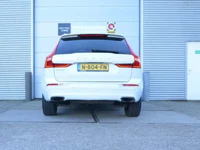 Volvo XC60 (2017) thumbnail 11