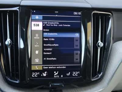 Volvo XC60 (2017) thumbnail 22