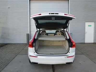 Volvo XC60 (2017) thumbnail 31