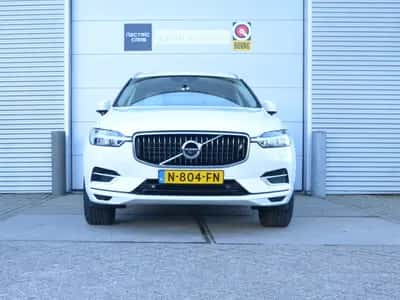 Volvo XC60 (2017) thumbnail 8
