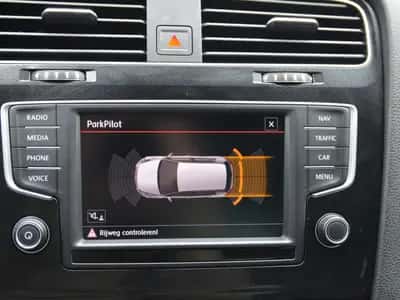 Volkswagen Golf (2016) thumbnail 19