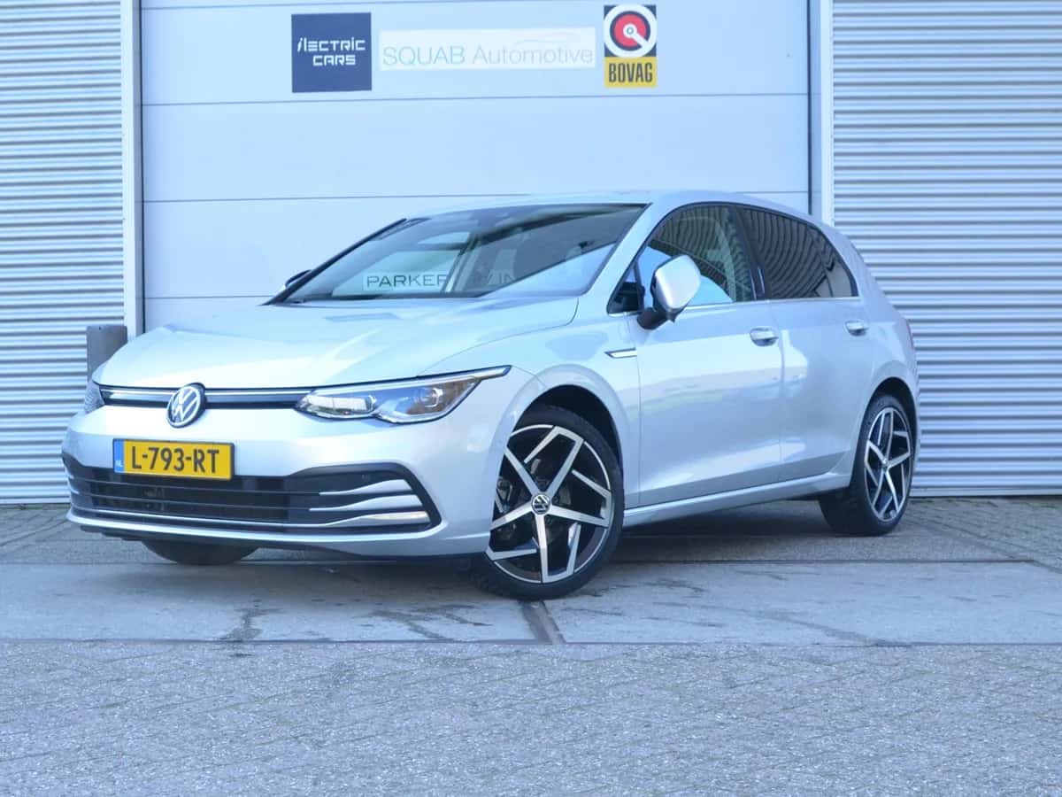 Volkswagen Golf (2020) — foto 1