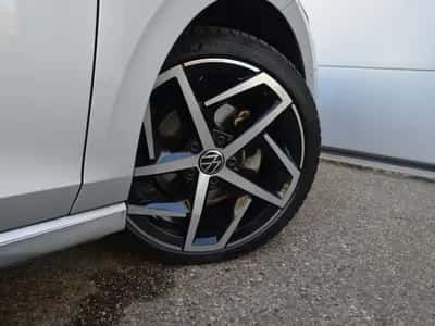 Volkswagen Golf (2020) thumbnail 6