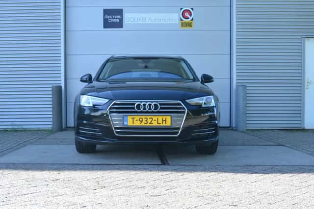 Audi A4 (2018) thumbnail 5