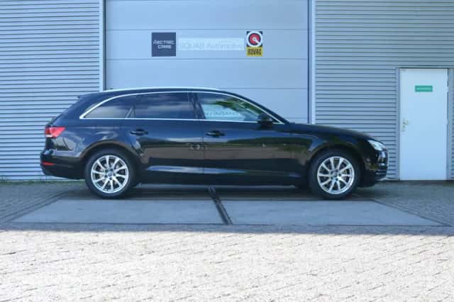 Audi A4 (2018) thumbnail 6