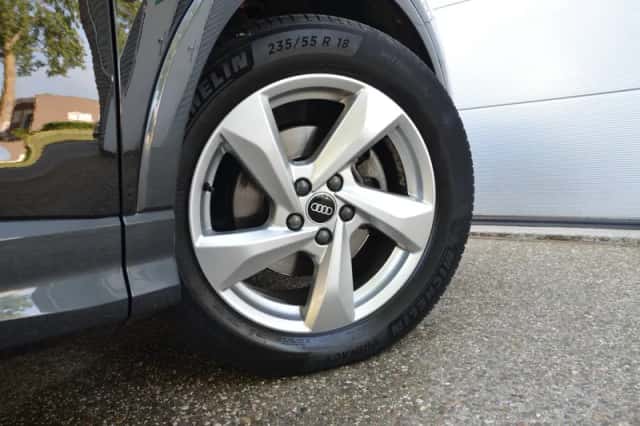 Audi Q3 (2021) thumbnail 4