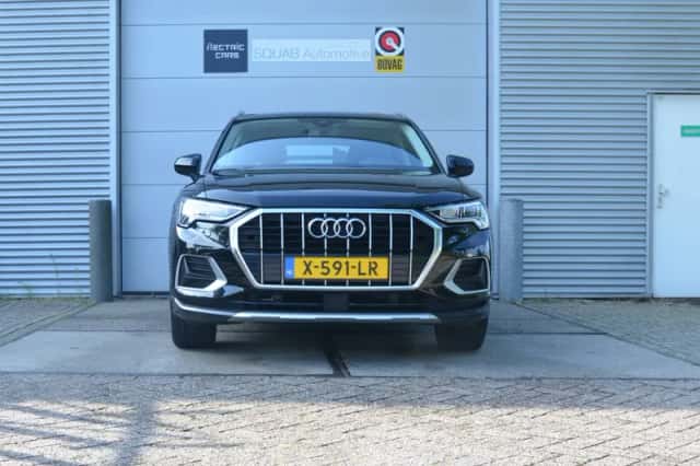 Audi Q3 (2021) thumbnail 5