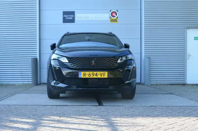 Peugeot 3008 (2023) thumbnail 4