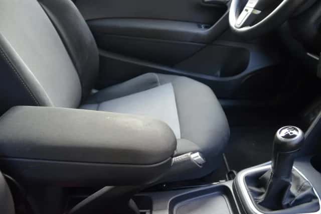 Volkswagen Polo (2011) thumbnail 3