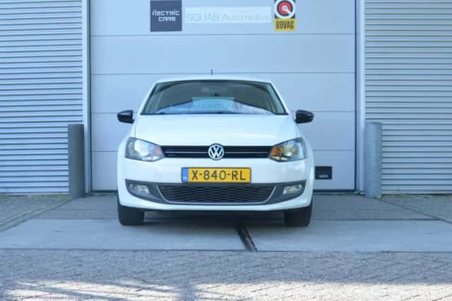 Volkswagen Polo (2011) thumbnail 6