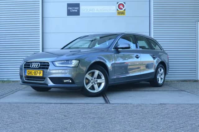 Audi A4 (2015) thumbnail 1