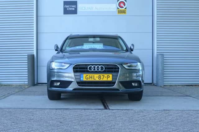 Audi A4 (2015) thumbnail 5